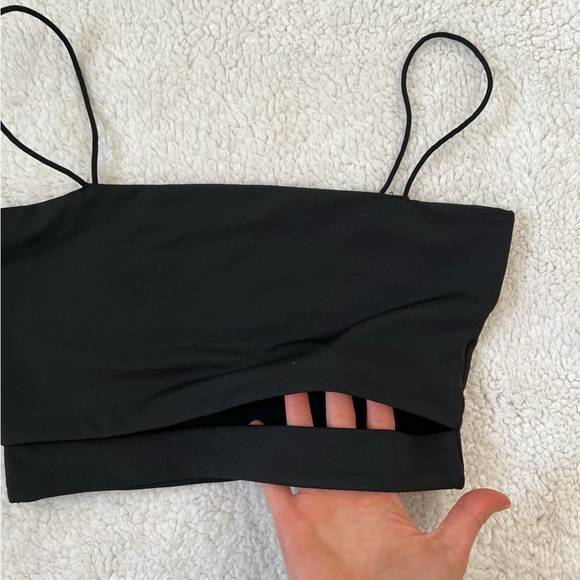 Shein Black Cropped Top - Picture 3 of 5